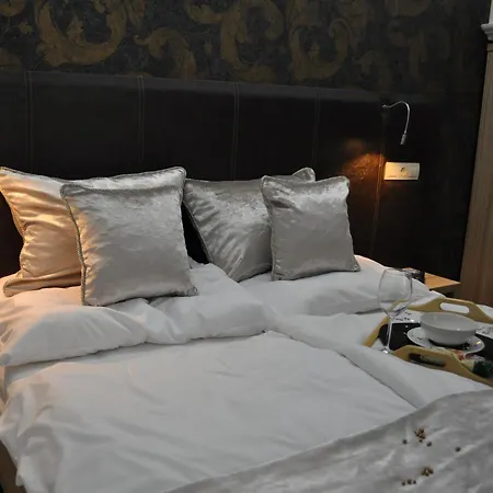 Designholz Boutique Panzio * Győr