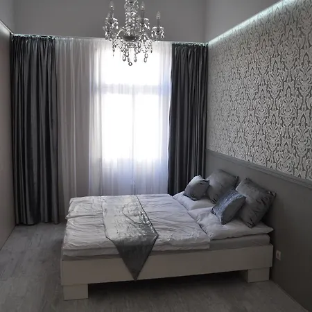 Designholz Boutique Panzio * Győr