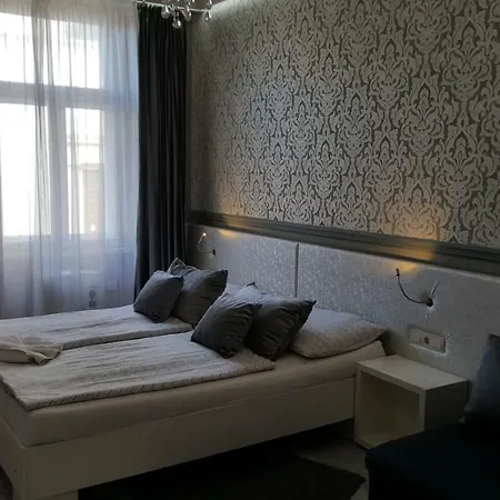 B&B Designholz Boutique Panzio Győr