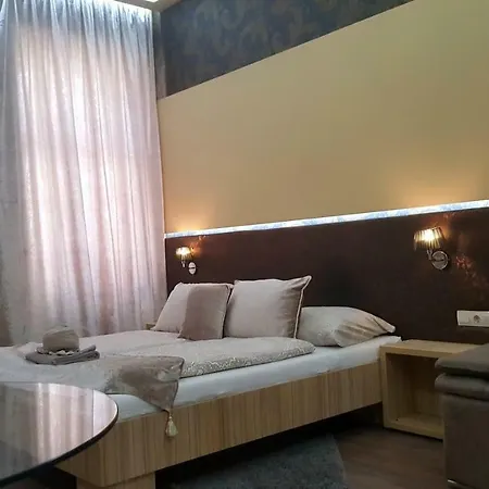 Designholz Boutique Panzio * Дьёр